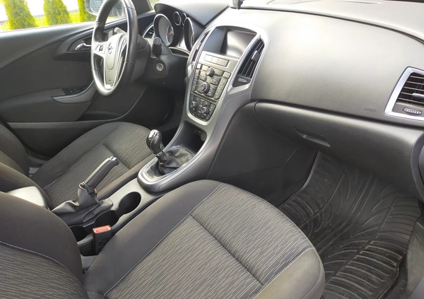 Opel Astra cena 21000 przebieg: 262336, rok produkcji 2015 z Łódź małe 56